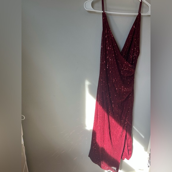 HELLO MOLLY Quiet Dancer Sequin Midi Dress Wine (US 10 / XL) - Picture 4 of 4